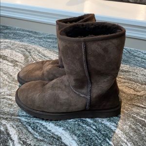Gently used women’s Ugg’s size 9 dark brown